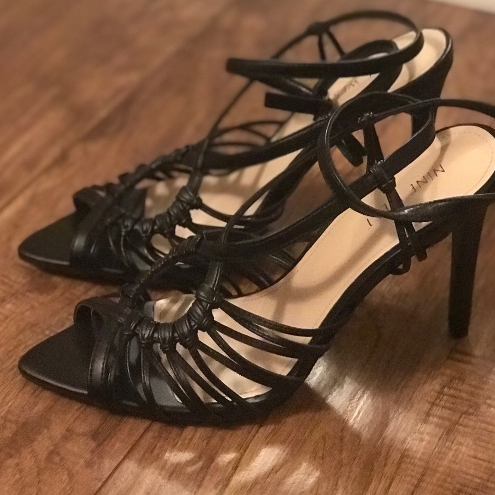 New Nine West black heels
